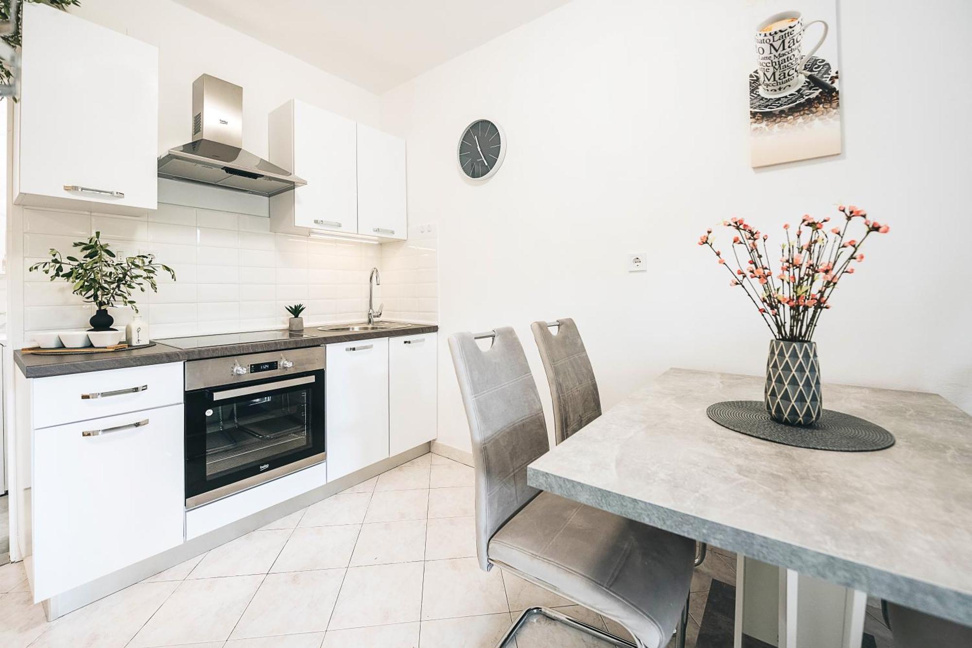 Apartman App Ana *